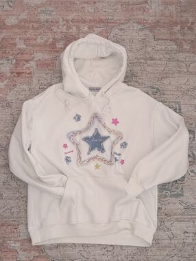 Aelfric Eden Ivory Star Applique Sweatshirt Size Medium